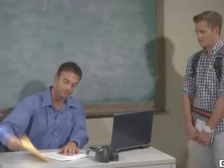 Joey cobre follada por su profesora
